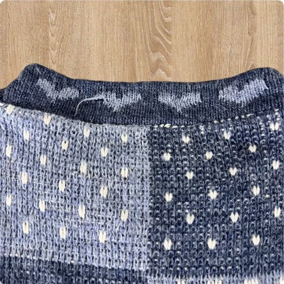 Vintage 90s Pirate Eyes Blue Patchwork Heart Knit Sweater Oversized Made in USA - Picture 7 of 8